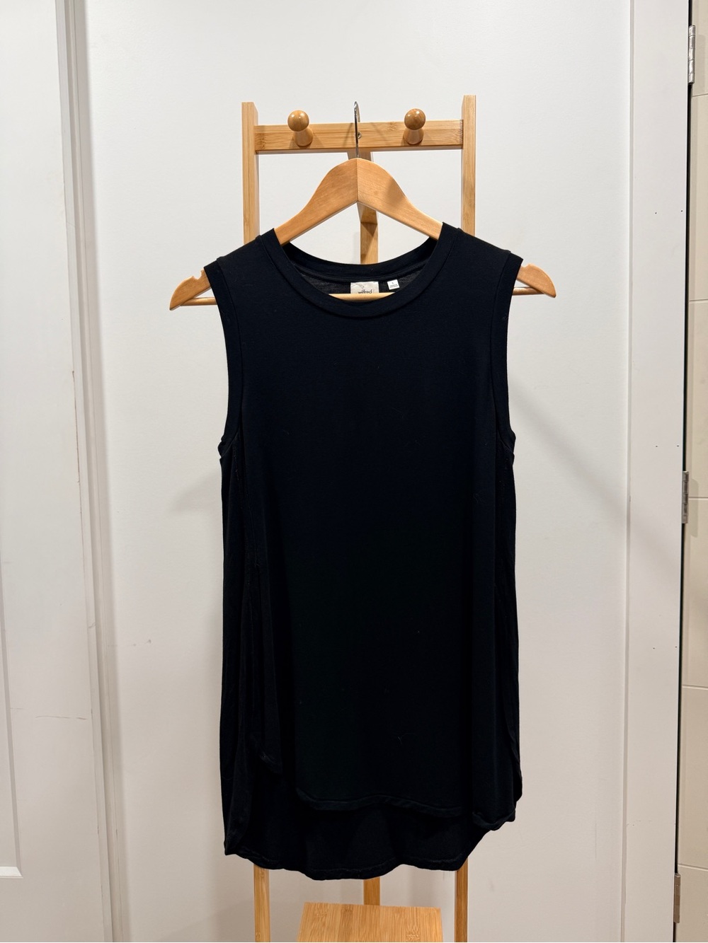 Wilfred Black Sleeveless Crewneck Tank